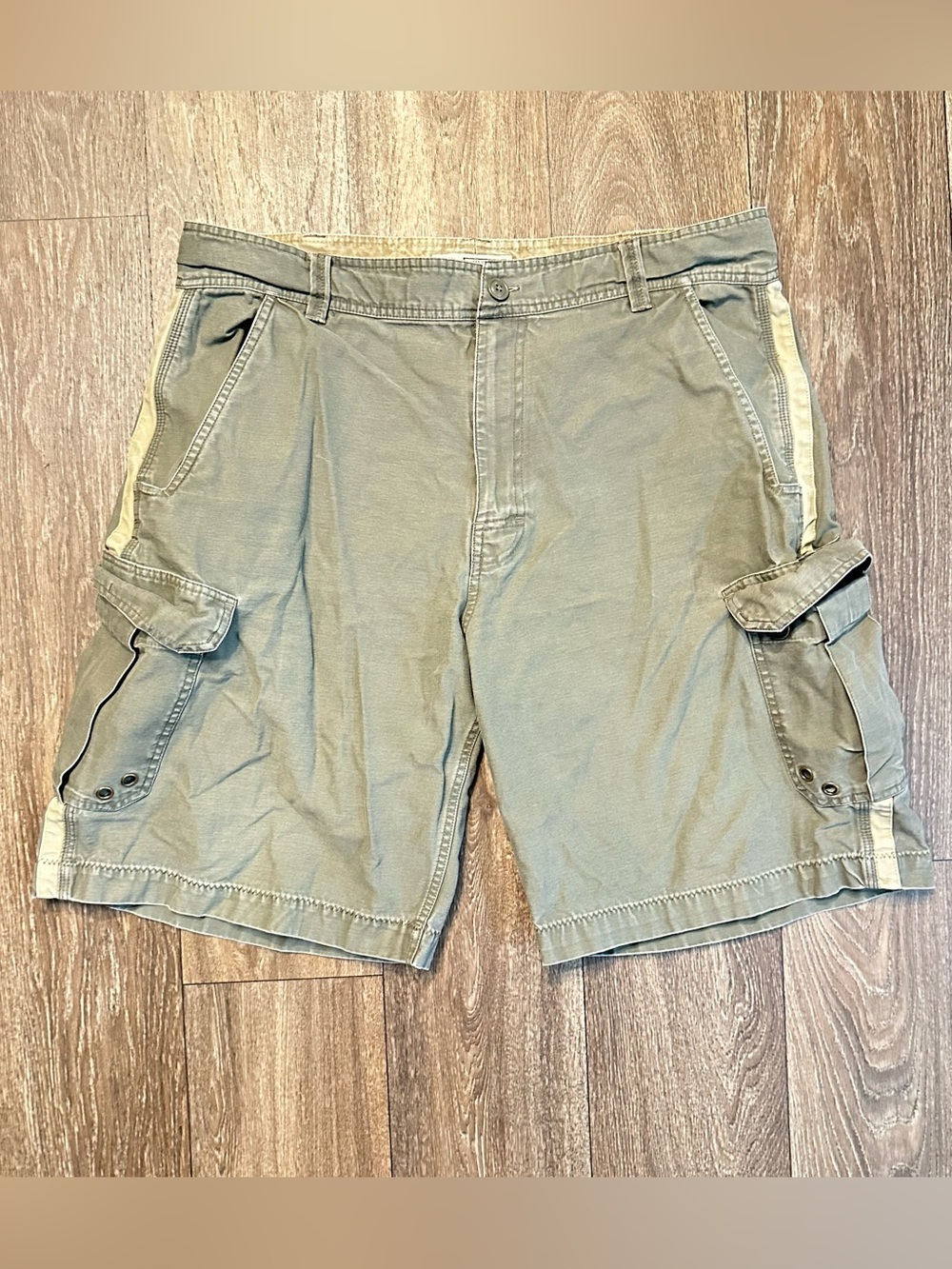 Men’s Arizona green cargo utility baggy shorts Sz 38 skater grunge 2000s Y2K